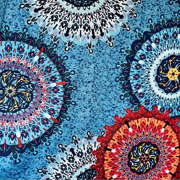 Medallion Print Vneck Tank Top - M - Picture 4 of 7